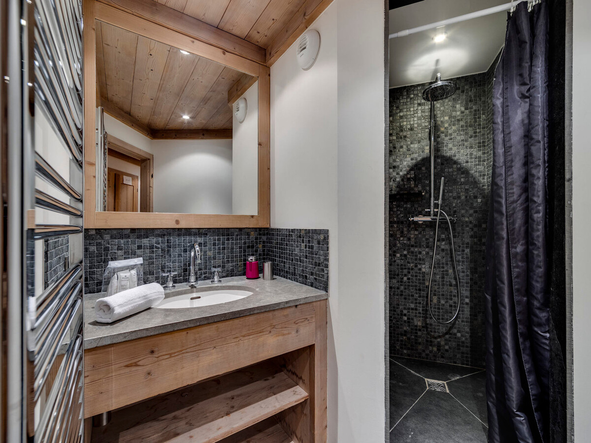 Appartement 85m² centre Val-d'Isère : 6 pers, parking - Photo 11