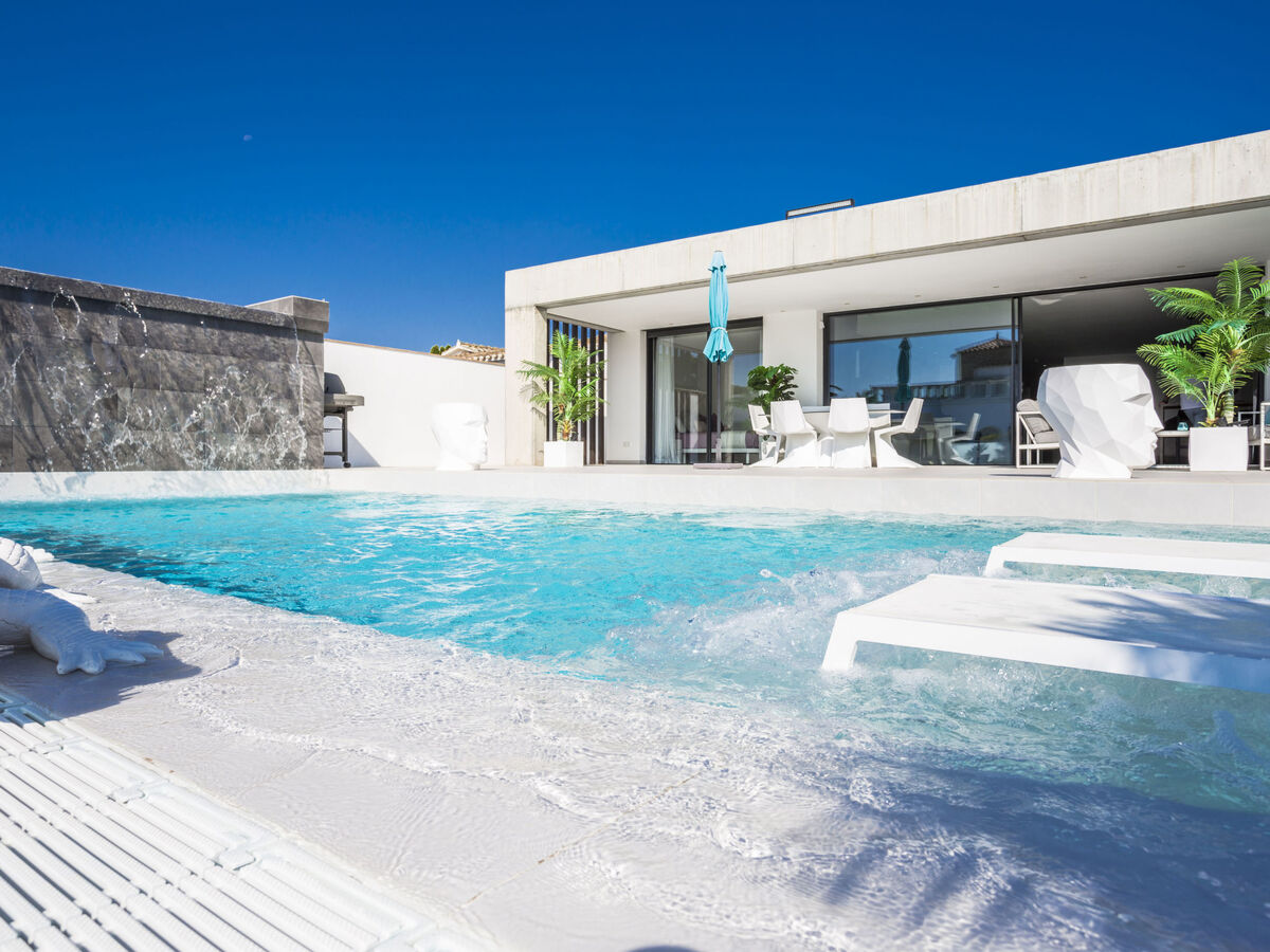 Lighthouse, maison moderne avec piscine à Empuriabrava - Photo 2