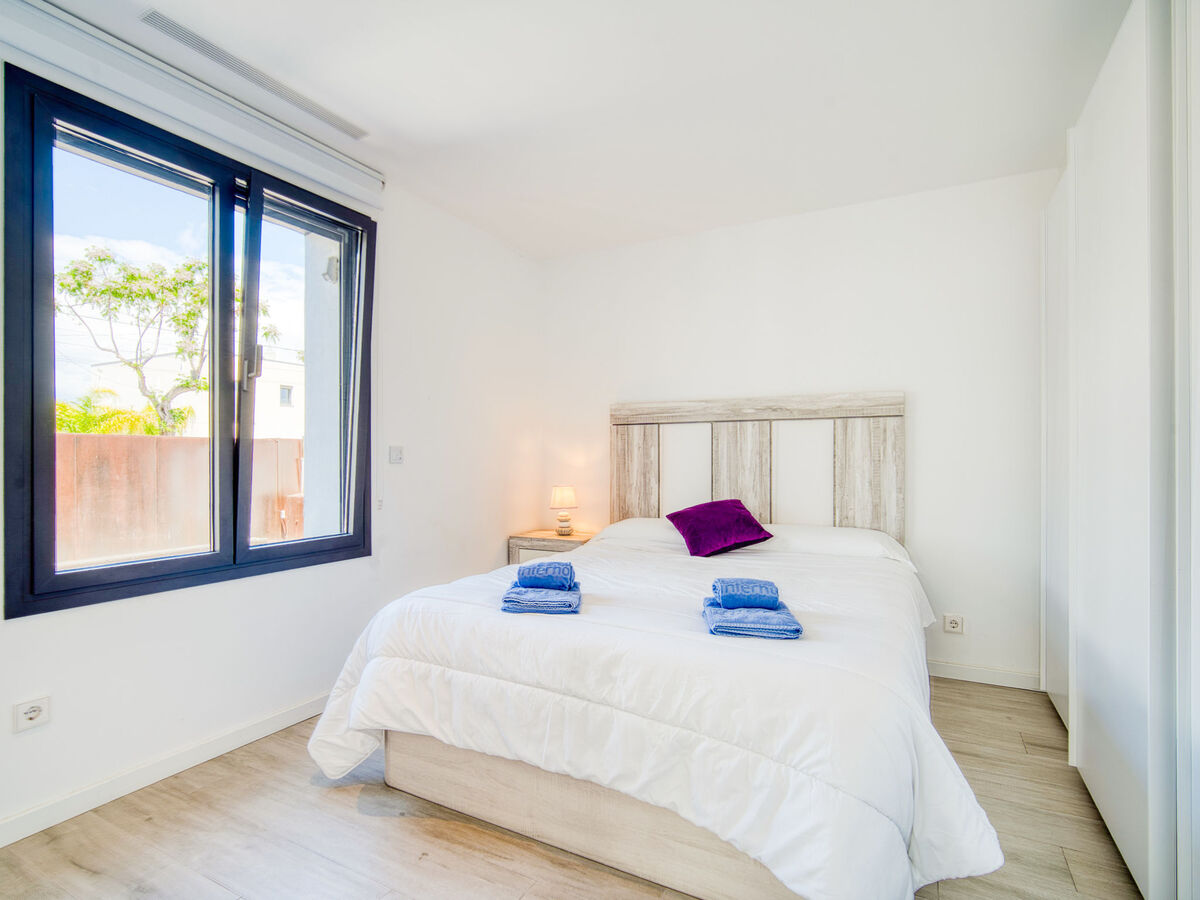 Lighthouse, maison moderne avec piscine à Empuriabrava - Photo 25