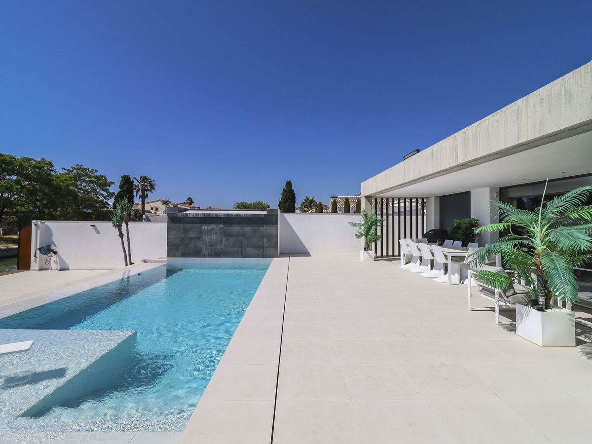 Lighthouse, maison moderne avec piscine à Empuriabrava - Photo 37