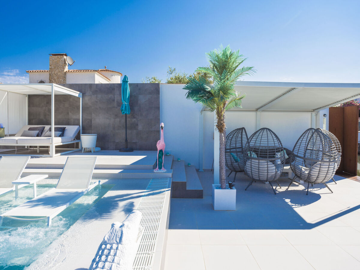 Lighthouse, maison moderne avec piscine à Empuriabrava - Photo 40