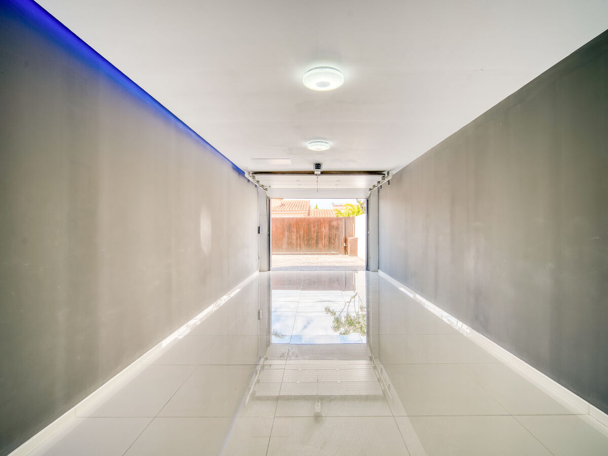 Lighthouse, maison moderne avec piscine à Empuriabrava - Photo 49