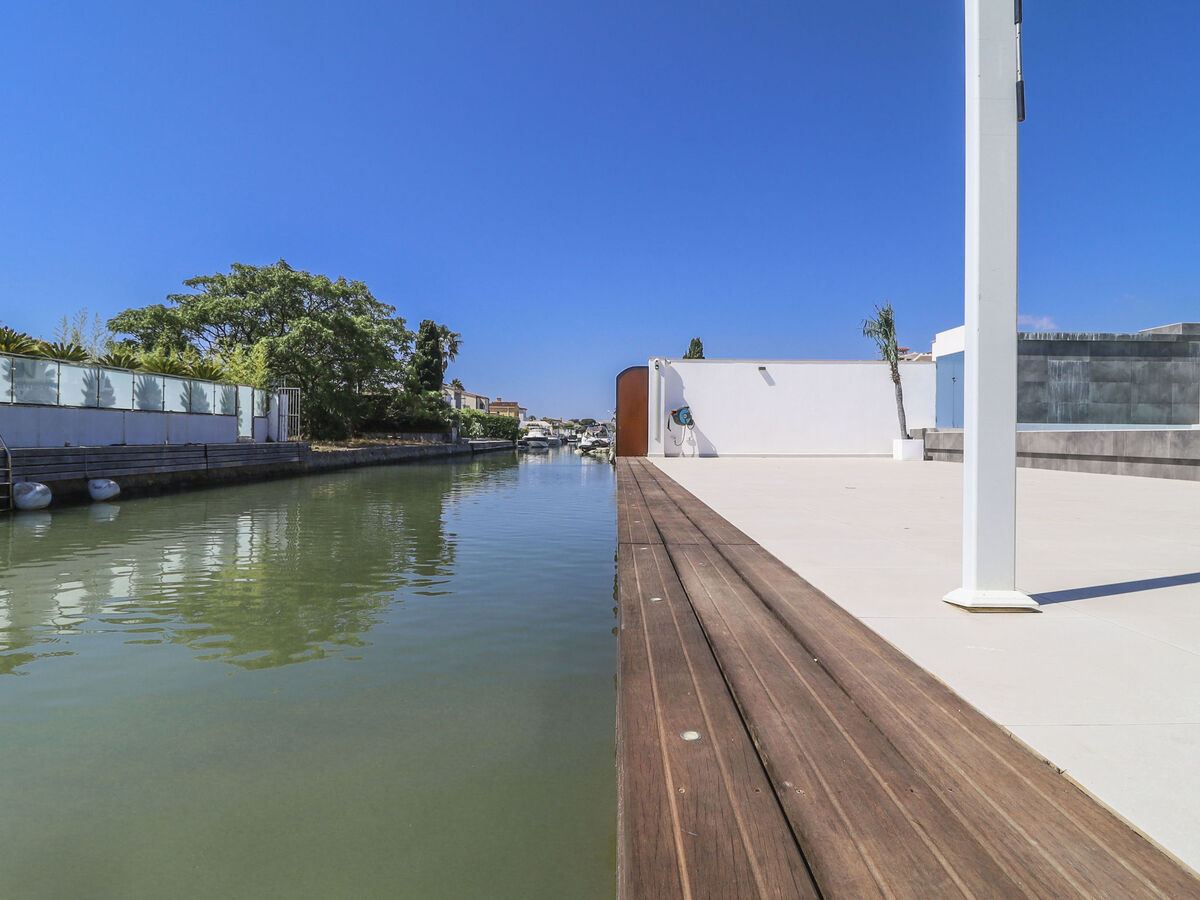 Lighthouse, maison moderne avec piscine à Empuriabrava - Photo 50