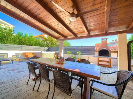 Maison Bernarda à Kornić, 2 chambres avec terrasse et vue mer : photo 3