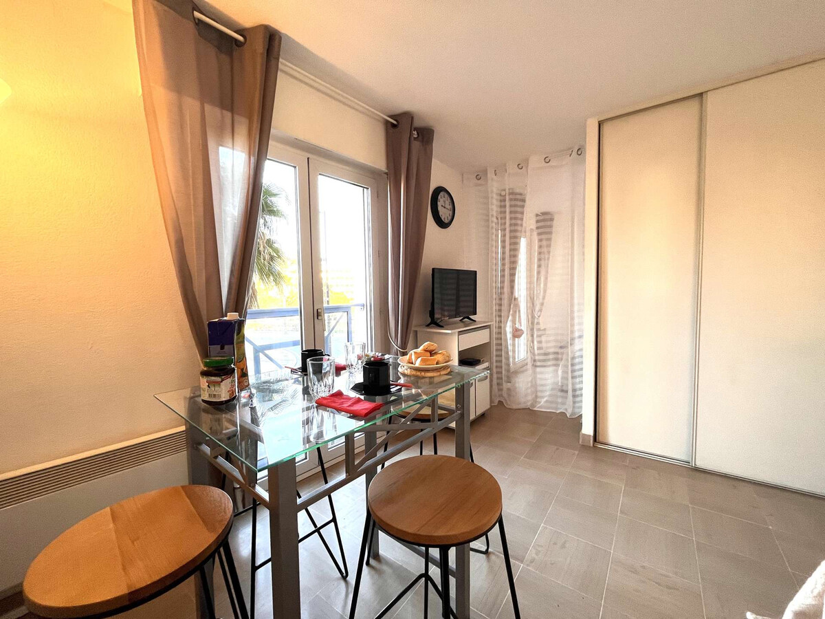 Studio cabine 2 pers Port Fréjus, face aux quais - Photo 6