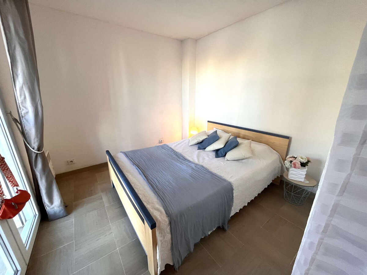 Studio cabine 2 pers Port Fréjus, face aux quais - Photo 10