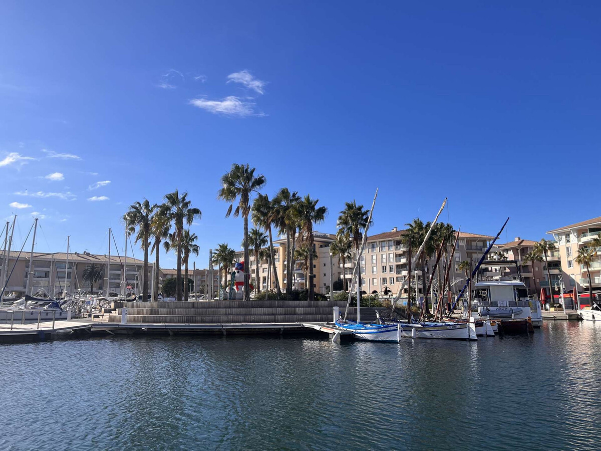 Studio cabine 2 pers Port Fréjus, face aux quais - Photo 15