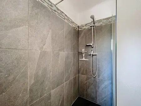 Appartement 65 m² à 150 m de la plage des Lecques : photo 18
