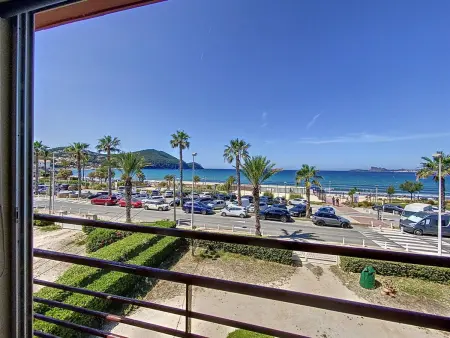 Appartement front de mer avec terrasse véranda : photo 8