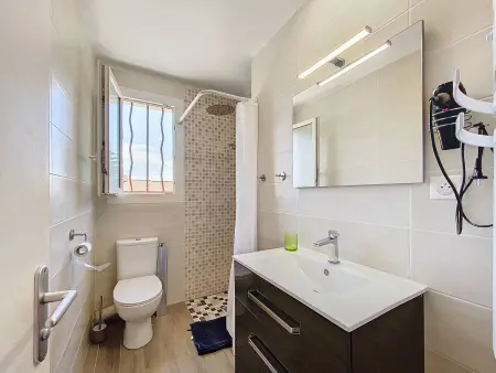 Appartement front de mer avec terrasse véranda : photo 15