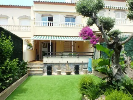 Location maison à Miami Platja, Charmante Maison de Ville avec Jardin à Miami-Playa