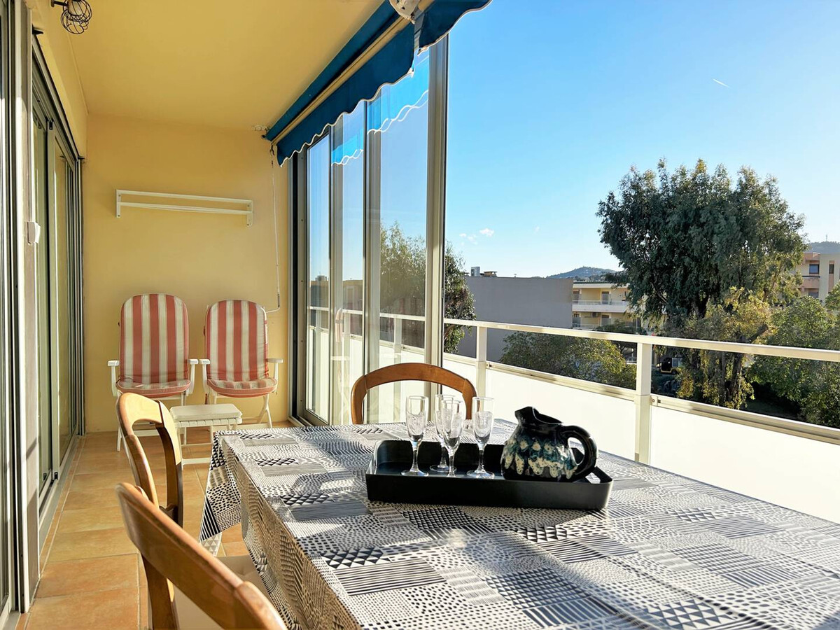 Appartement 150m plage, terrasse fermée, parking privatif - Photo 2