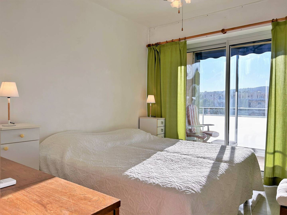 Appartement 150m plage, terrasse fermée, parking privatif - Photo 9