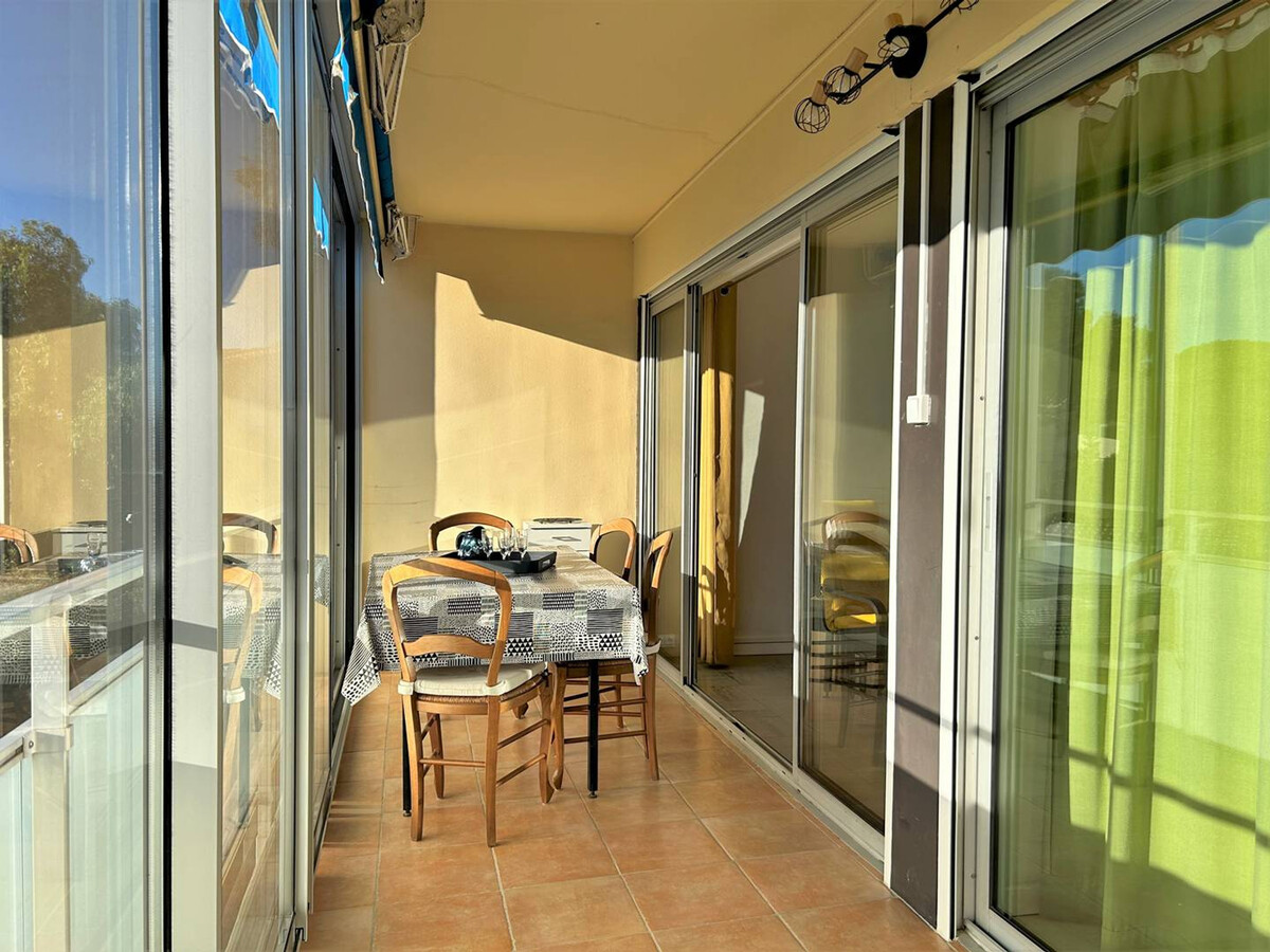 Appartement 150m plage, terrasse fermée, parking privatif - Photo 11