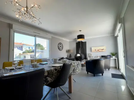 Maison Spacieuse avec Piscine Privée et Jardin à Saint Jean de Monts - Photo 19