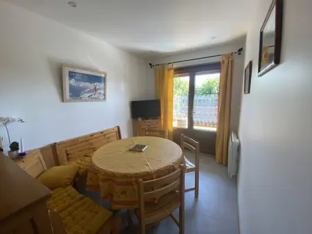 Location appartement à Crest Voland, Appartement 5 pers, centre Cernix, piste & commerces, animaux admis, parking, balcon