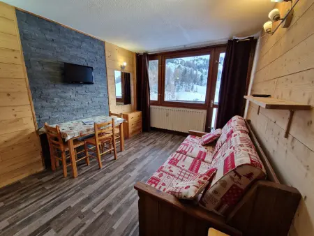 Location appartement à La Plagne, Studio moderne au pied des pistes avec balcon Sud