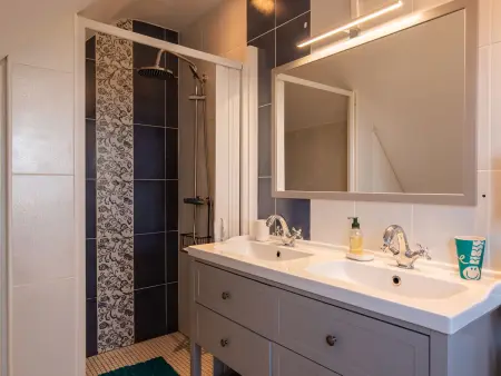 Ty Mat, maison rénovée avec piscine à Guimaëc - Photo 25