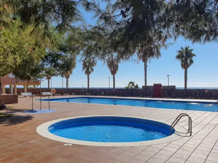 Duplex 8 pers, 4 chambres, plage directe à Torredembarra : photo 2