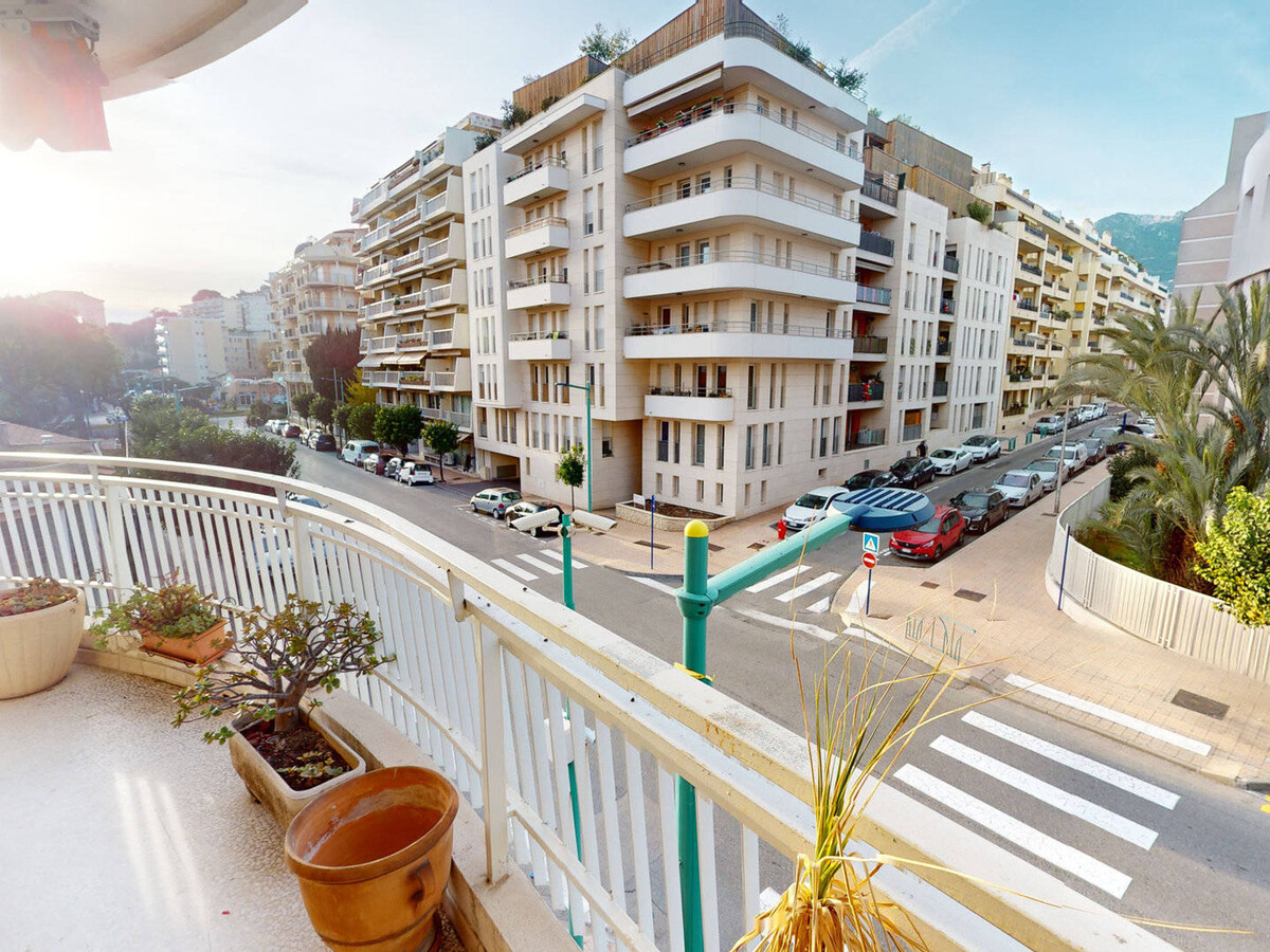 Spacieux 3P balcon vue mer, parking à Menton - Photo 2