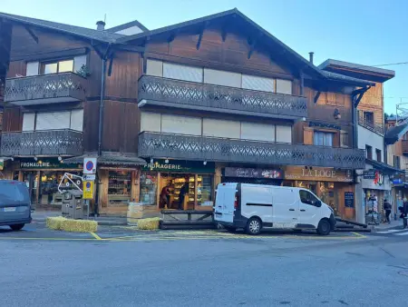 Studio 4 pers centre Morzine, balcon sud-ouest : photo 9