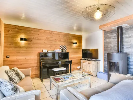 Chalet familial confortable 7 pers, 800m des pistes, terrasse, parking, WiFi, équipements modernes - Photo 1