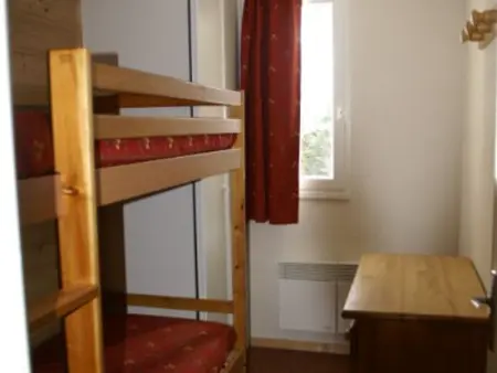Appartement rénové 2 pièces avec balcon à 50m des pistes : photo 2