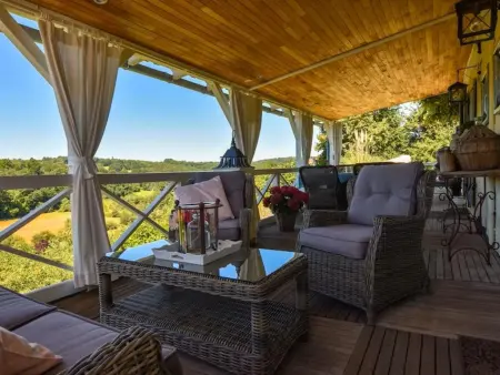 Maison avec piscine privée et véranda vue vallée à Villefranche-du-Périgord : photo 4