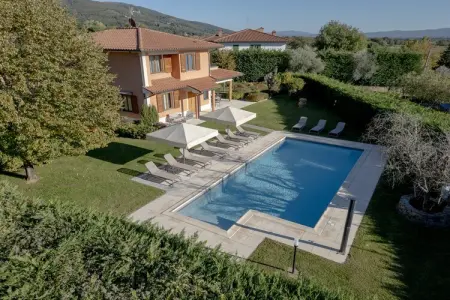 Villa Loro Ciuffenna : 5 chambres, piscine privée, vue Toscane : photo 2