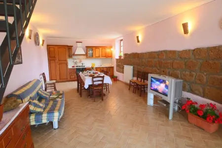 Ferme 6 pers. à Sorano avec piscine et terrasse : photo 2