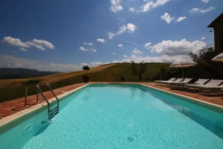 Location appartement à Castel del Piano, Agritourisme à Castel del Piano avec piscine