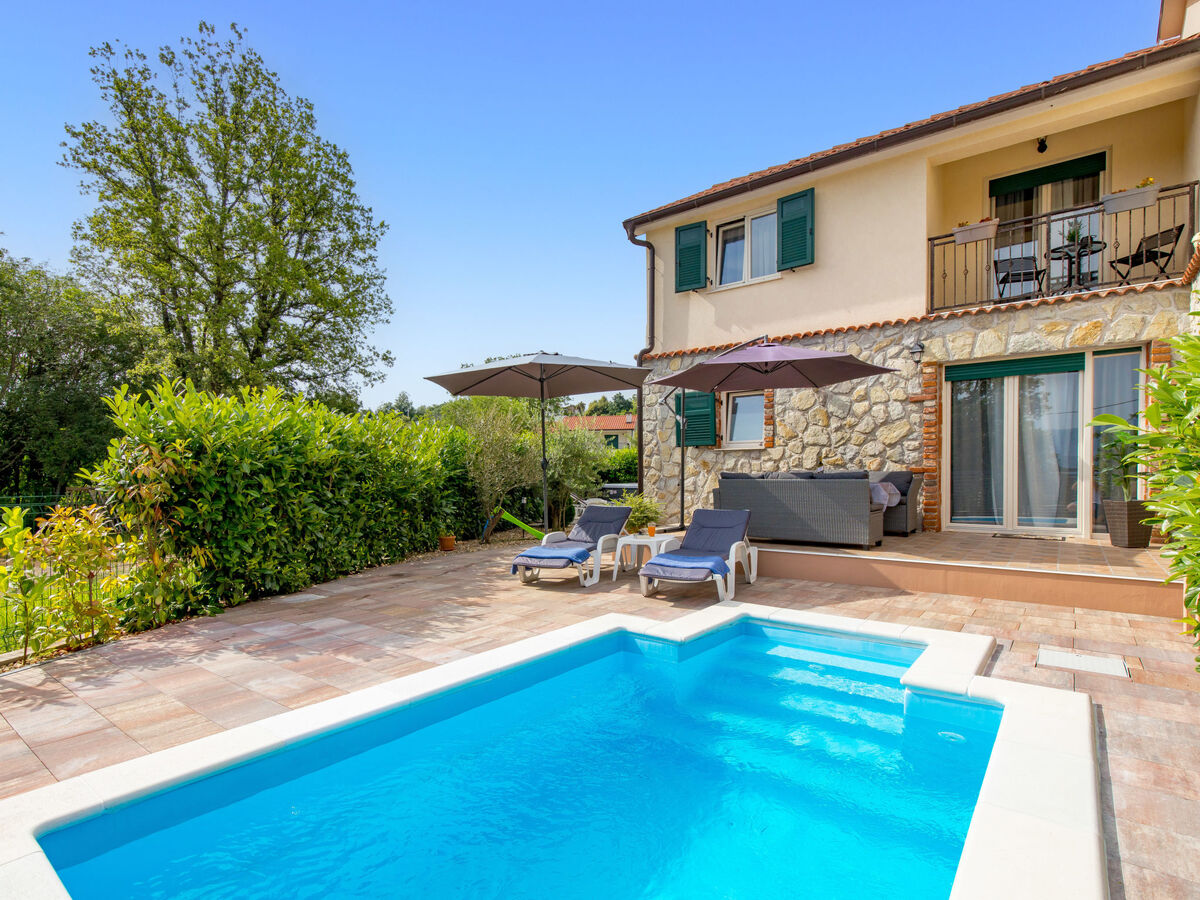 Villa Agnes à Krk : maison 3 étages piscine privée - Photo 1