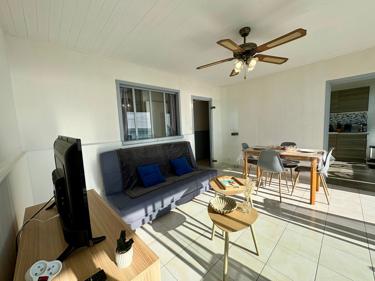 Studio lumineux 30m² avec alcôve, grand balcon face mer - Photo 2
