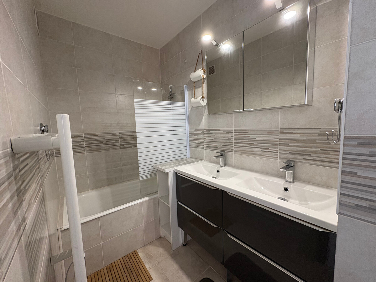 Studio lumineux 30m² avec alcôve, grand balcon face mer - Photo 7