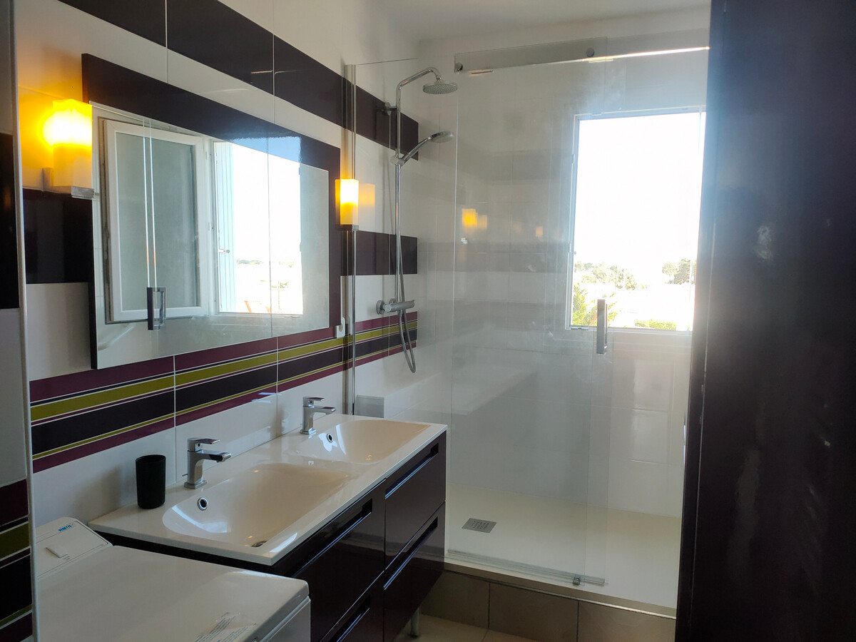Appartement 69 m² 4 pers, 200 m plage, parking privé - Photo 19