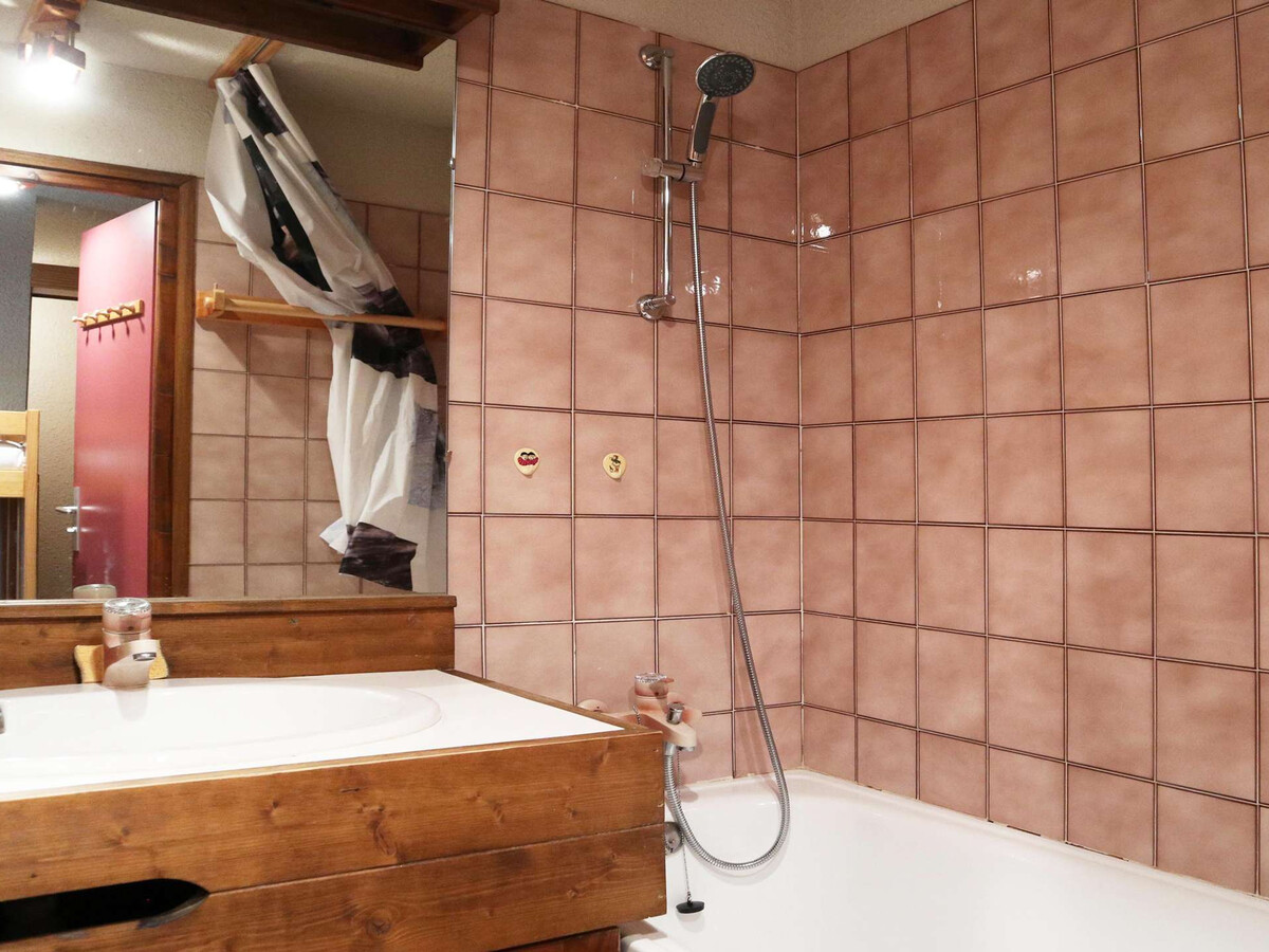 Studio 6 pers avec balcon vue pistes aux Orres 1650 - Photo 6
