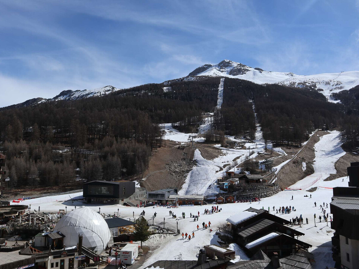 Studio 6 pers avec balcon vue pistes aux Orres 1650 - Photo 8