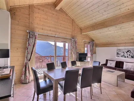 Location appartement à Peisey Vallandry, Appartement skis aux pieds pour 6 pers proche centre Vallandry, animaux admis