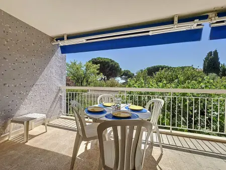 Location appartement à Saint Cyr sur Mer, Appartement T2 avec Terrasse - Accès Direct Plage des Lecques, Parking, Équipé pour 2-4 Personnes