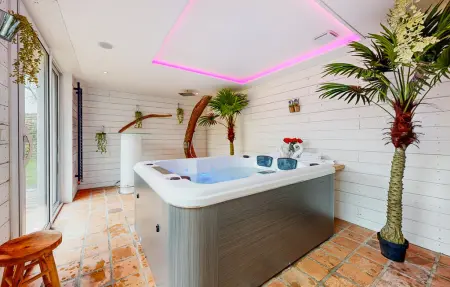 Maison pierre 6 personnes avec jacuzzi à Neuilly-le-Vendin : photo 6