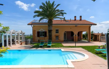 Location maison à Castel Colonna di Mont