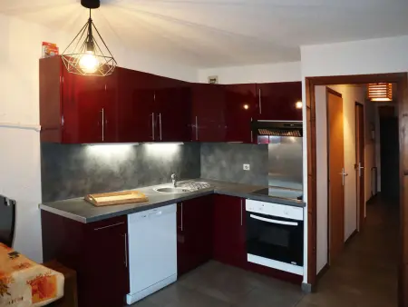 Studio 6 personnes avec balcon sud aux Orres, à 100 m des pistes : photo 4