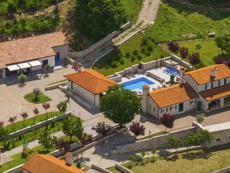 Villa Škavre : maison 10 pers. avec piscine privée