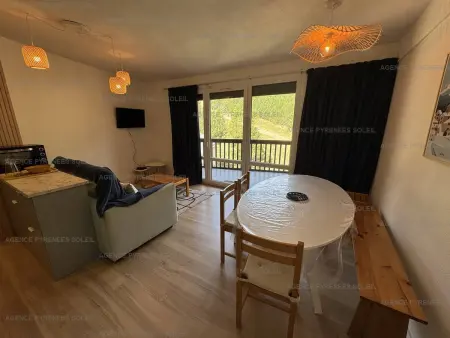 F2 cabine pieds des pistes aux Angles avec balcon : photo 3
