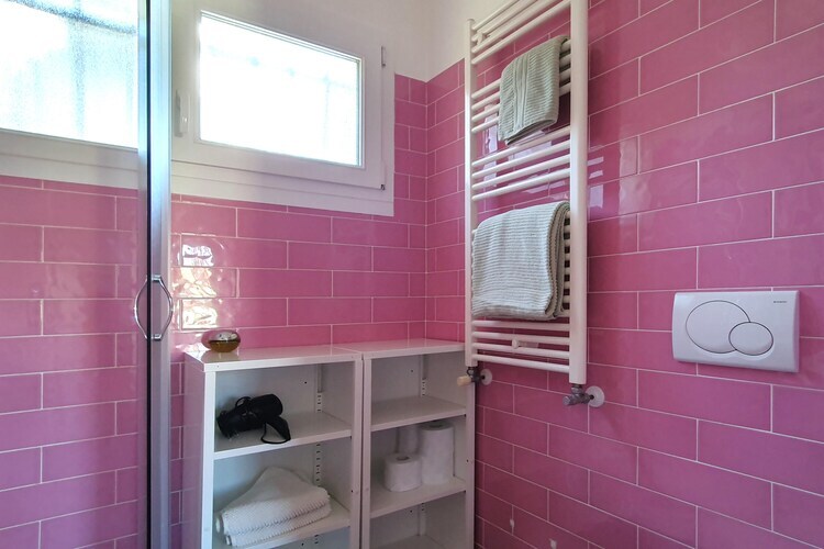 Maison plain-pied Germignaga, jardin et spa privés - Photo 17