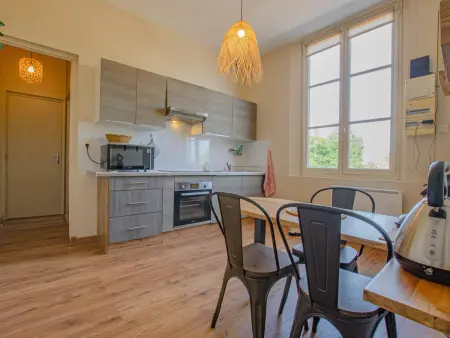 Appartement rénové 2 pers. à Sainte-Savine, parking inclus : photo 4