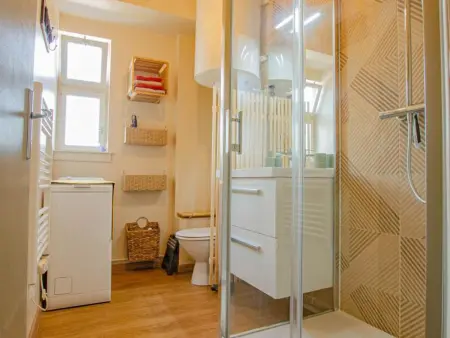 Appartement rénové 2 pers. à Sainte-Savine, parking inclus : photo 10
