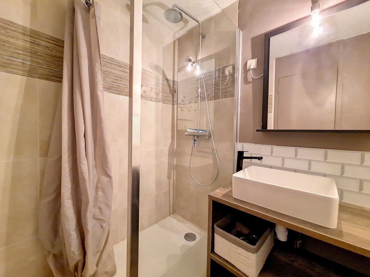 Studio 24m² aux Menuires, balcon sud, pied des pistes - Photo 10