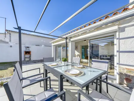Villa Montgrí – Maison 6 pers. piscine à Empuriabrava : photo 2