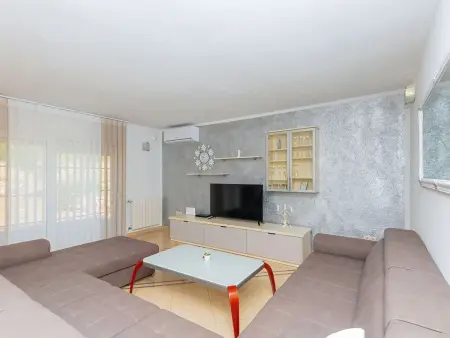 Secret Gem : maison avec piscine privée chauffée à Imotski : photo 7